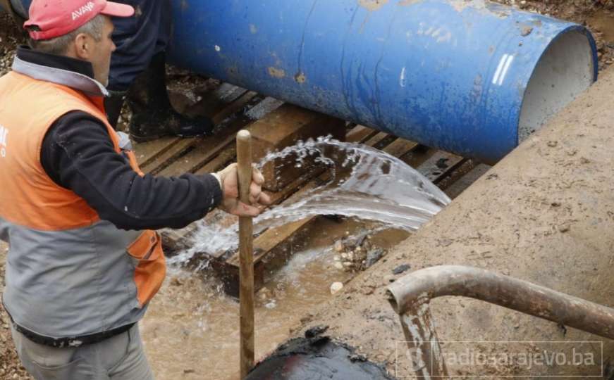 U brojnim sarajevskim ulicama popravka vodovodnog sistema